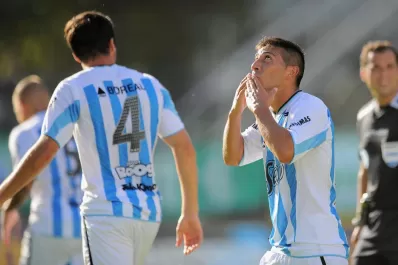 “Bebé” Acosta le puso la firma