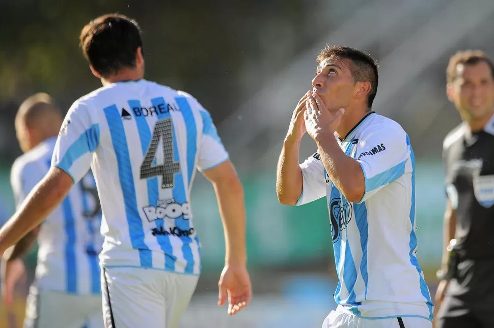 BUEN REGRESO. Acosta, cuyo contrato expira el 30 de junio, volvió a la titularidad y marcó su sexto gol en la categoría. fotos de matias nápoli escalero ( especial para la gaceta ) 