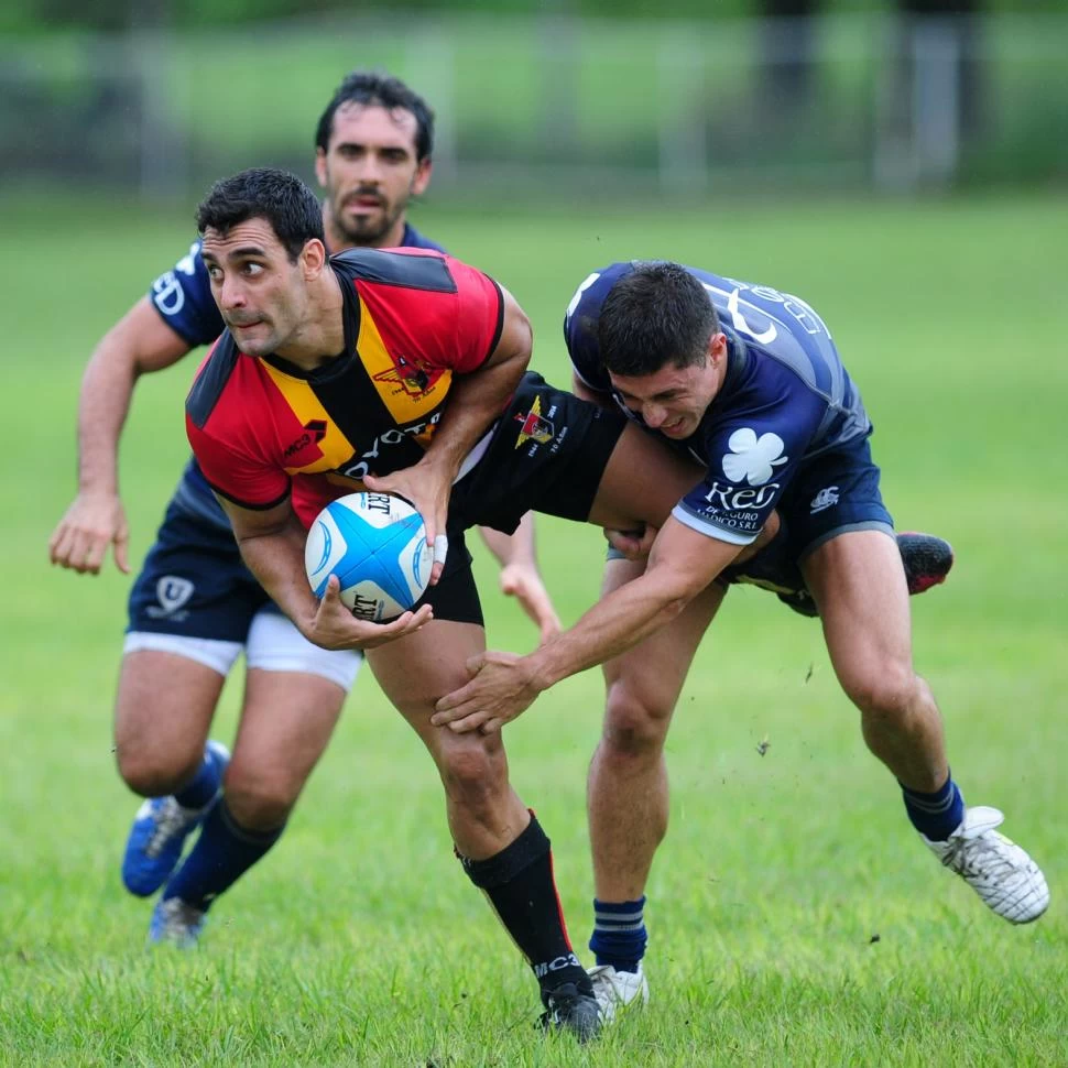 PAREJO. Cardenales avanzó a la final por lanzamientos de drops.  