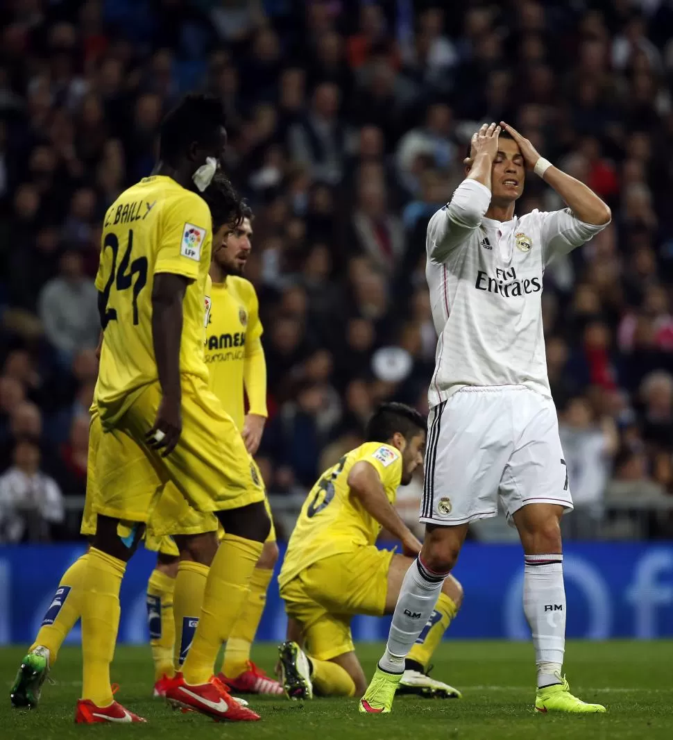 CHANCE PERDIDA. Cristiano jugó un buen partido, pero el equipo reaccionó tarde.  reuters