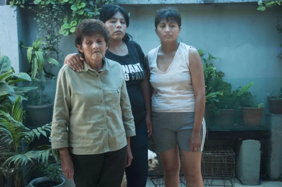 DESPROTEGIDAS. La esposa y las dos hijas de Jiménez, que quedaron solas, temen que familiares de los sospechosos pudieran tomar represalias. la gaceta / foto de Inés Quinteros Orio