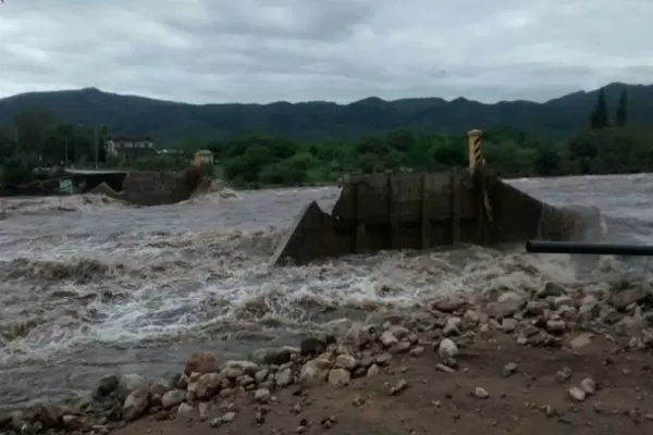 Por las lluvias, hay casi 2.000 evacuados en San Luis