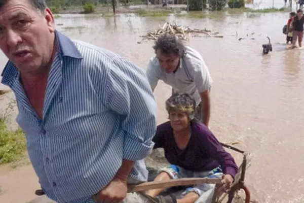 Más de 400 personas siguen evacuadas en Santiago del Estero