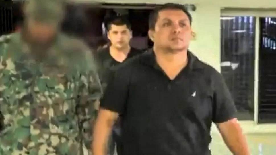 DETENIDO. Z-42 fue capturado por personal del Ejercito y de la Policía Federal de México. FOTO TOMADA DE INFOBAE.COM