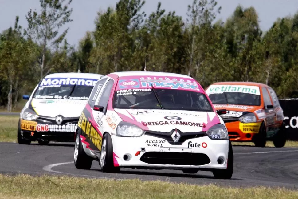 BUEN COCHE. Pablo Ortega elogió las cualidades de su Renault Clio, que es puesto en pista por el GR Competición. El tucumano es consciente de su potencial. FOTO DE marcelo ranea (ARCHIVO)