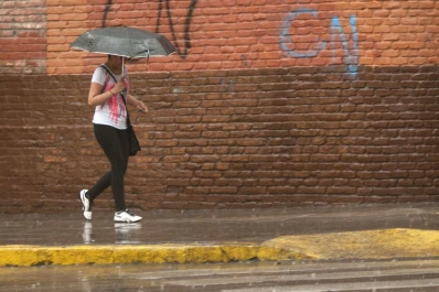 Al mediodía, la lluvia volvió a hacerse presente en Tucumán