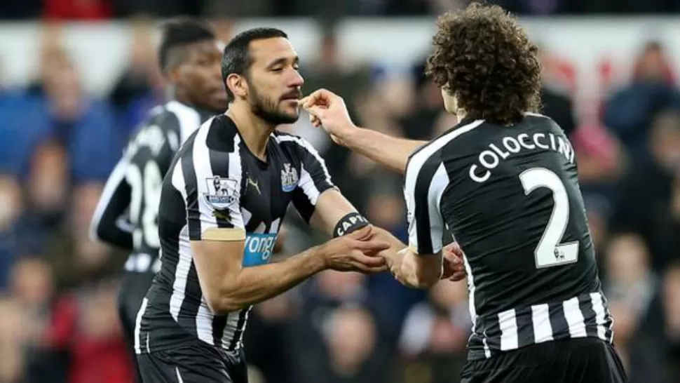 Emocionante gesto de Coloccini en el regreso de Jonás Gutiérrez al fútbol