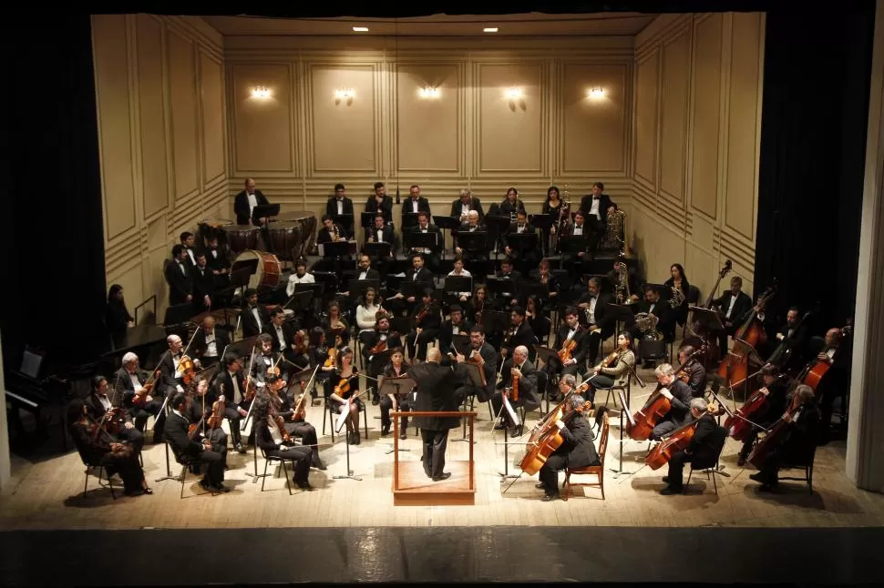 EN PLENO ENSAYO. La Orquesta Estable inaugurará hoy en el San Martín una serie de presentaciones que se extenderá durante todo el año. prensa Ente Cultural de Tucumán