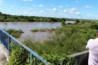 Desesperada búsqueda en el río Marapa del joven que fue arrastrado por la corriente