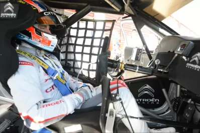 Contra el intenso calor termense, nada mejor que “Pechito” al volante