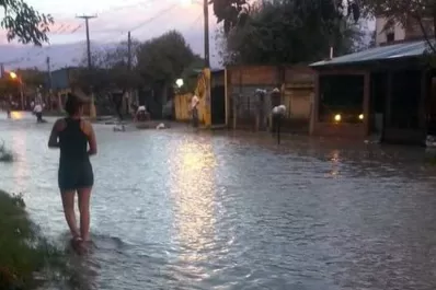 Crecieron los ríos Chico y Medina y debieron evacuar a 20 familias, en Aguilares
