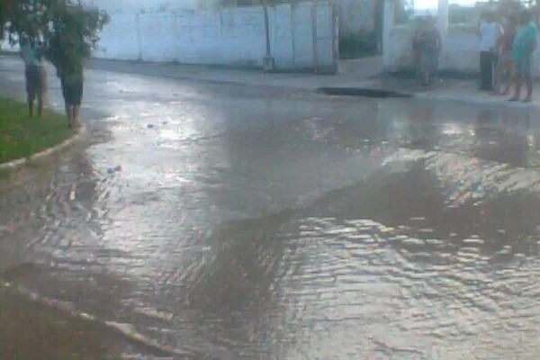 El agua ya llegó a Graneros, pero no hay peligro