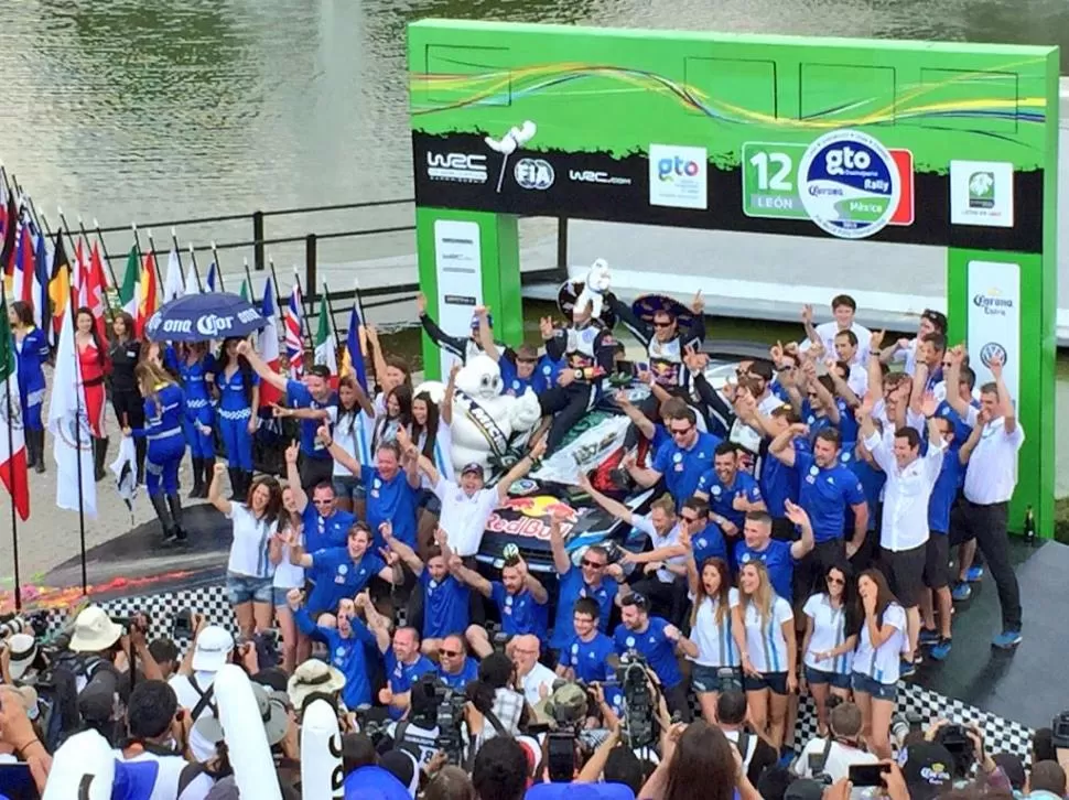 LEAL. El VW Polo del francés se desempeña con firmeza en los caminos. FOTO TOMADA DEL TWITTER DE  @Volkswagen_MX