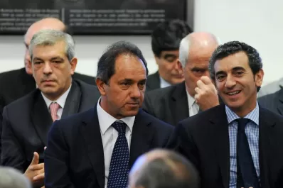 Aseguran que Randazzo “se colgó de las polleras de Cristina”