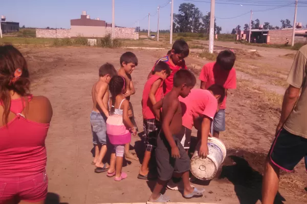 Con merienda al aire libre y muestra artística cierra el programa Andamiaje, con chicos de la ex Villa Piolín