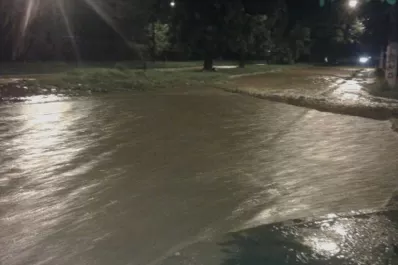 El desborde del canal Sur inundó al barrio San Martín