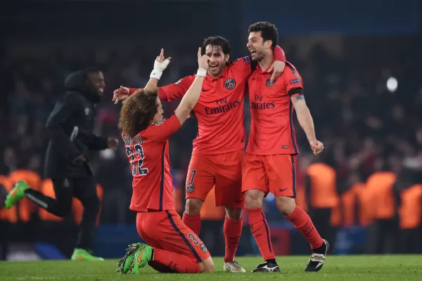 PSG, con los argentinos Pastore y Lavezzi, empató con Chelsea y avanzó a los cuartos de final
