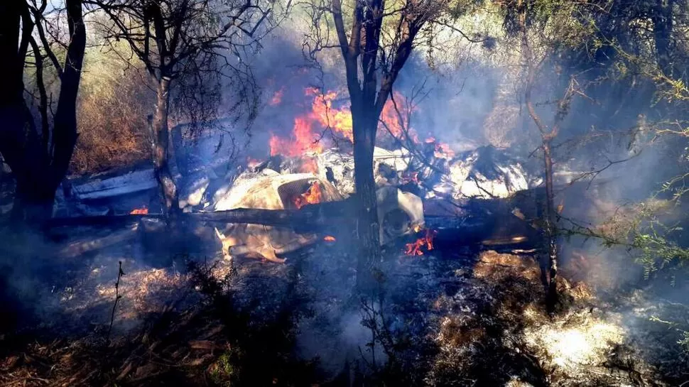 DESASTRE. ¿Error humano o factor climático? No hubo sobrevivientes. télam