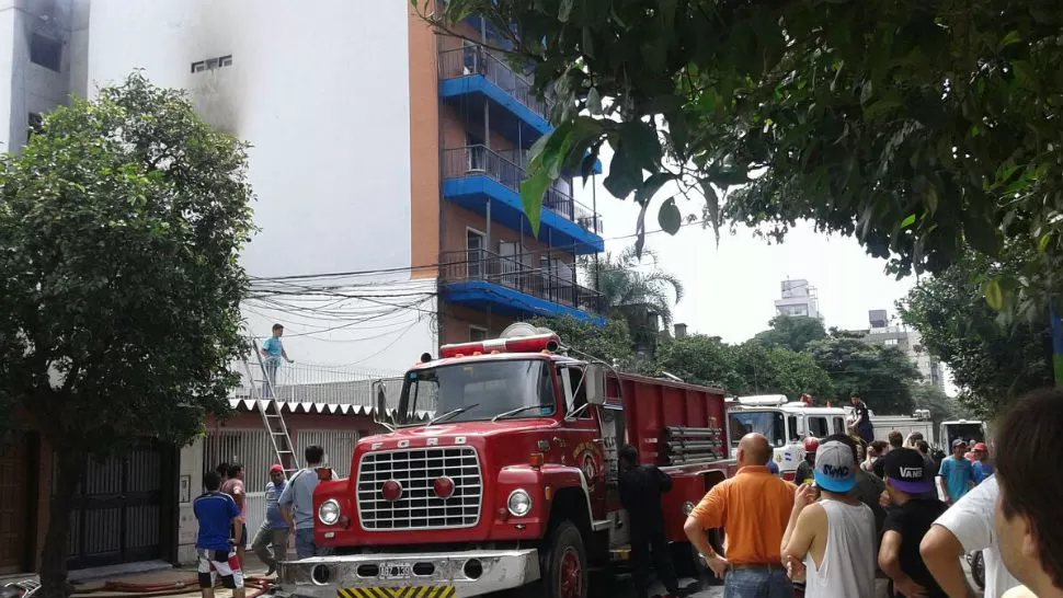 Se incendió un edificio en Jujuy al 700