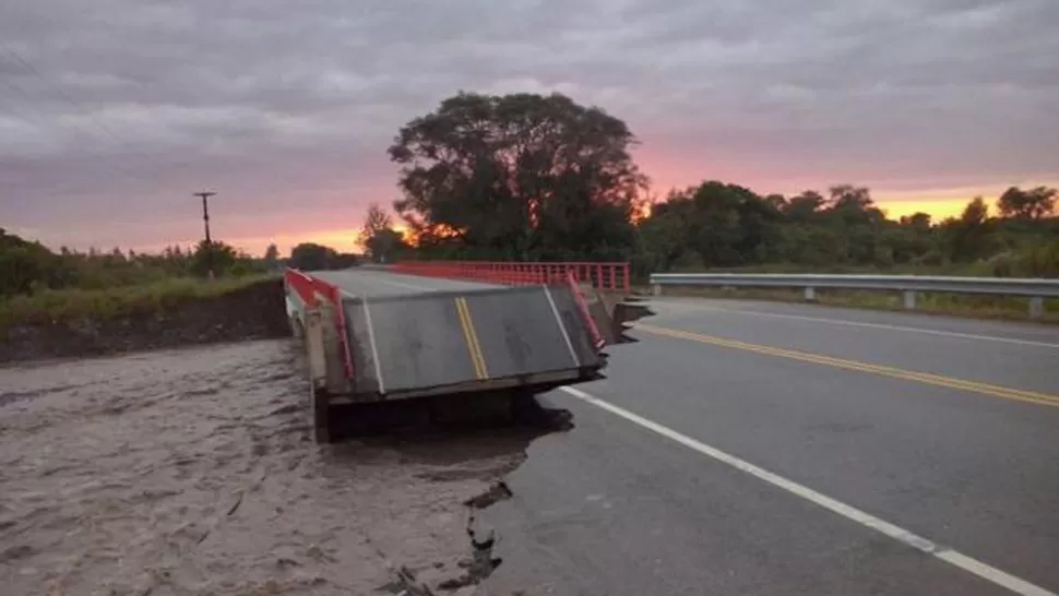 PUENTE CORTADO. El río Zerda destruyó el paso de la ruta 307. la gaceta en whatsapp