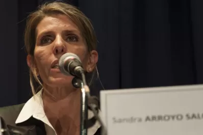 Nisman estaba de rodillas al recibir el disparo, según la familia del fiscal