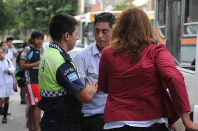 El legislador Emiliano Vargas Aignasse protagonizó un escándalo con su camioneta