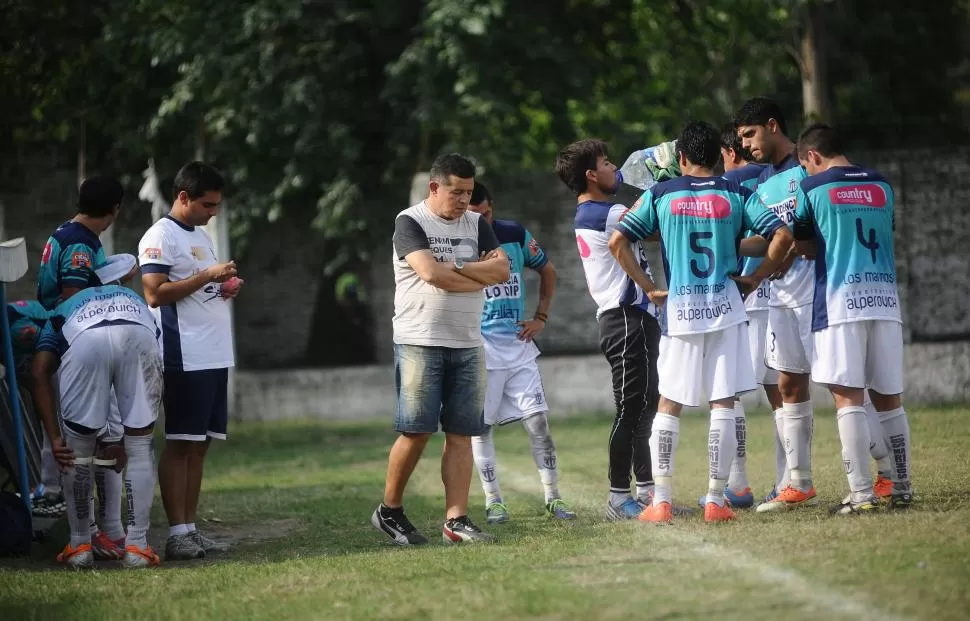 QUIERE REPETIR LA BUENA CAMPAÑA. Almirante Brown, a pesar de ser debutante, cumplió con una buena tarea en la última edición del torneo Federal B. la gaceta / foto de osvaldo ripoll (archivo)