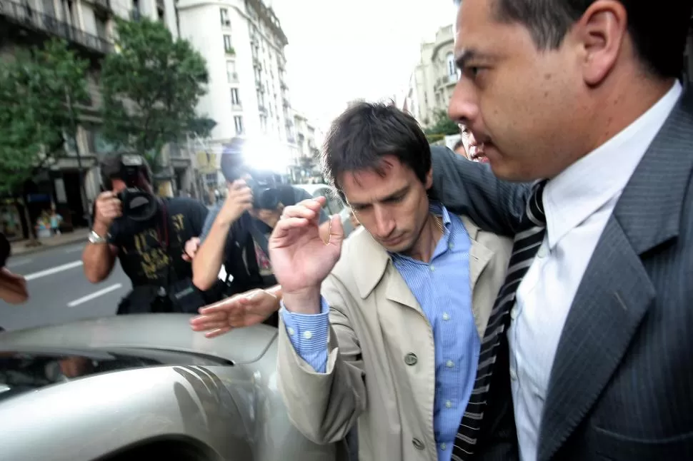 28 DE ENERO 2015. Lagomarsino se retira del estudio de su abogado. dyn