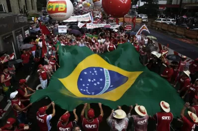 Marchas en apoyo de Dilma y de Petrobras