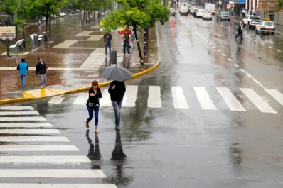 Anuncian un domingo con lluvias leves