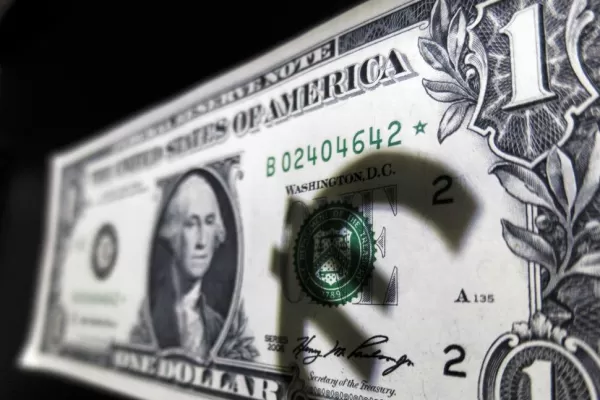 La fortaleza del dólar ensombrece el futuro de la moneda europea