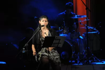 Dos tucumanos subirán a cantar con Serrat