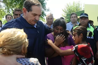 El agua ha bajado; los evacuados no llegan a 150, aseguró Alperovich