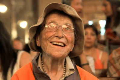 Se descompensó la abuela caminante y tuvo que ser internada