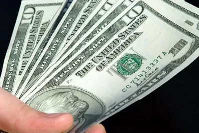 Bajó siete centavos el dólar libre y se vendió a $12,89