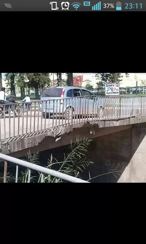 Temor por el deterioro del un puente que cruza el Canal Sur, a la altura de la calle Cariola