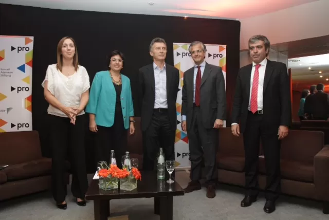 LA ÚLTIMA FOTO. La última vez que Macri y Cano se mostraron juntos fue en marzo de 2013, cuando el jefe de Gobierno porteño visitó la provincia.  prensa pro (archivo)