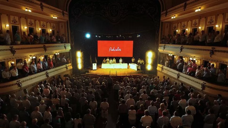 En internet se burlan de la convención radical con memes