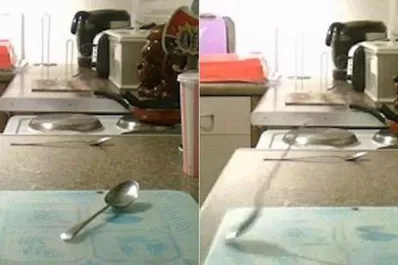 Una mujer filma al supuesto fantasma de su hermano en plena acción