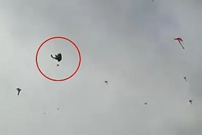 Niño muere luego de enredarse y caer desde una cometa a 20 metros de altura