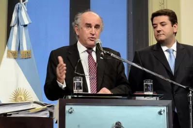 Parrilli desclasificó legajos de ex agentes de la SIDE