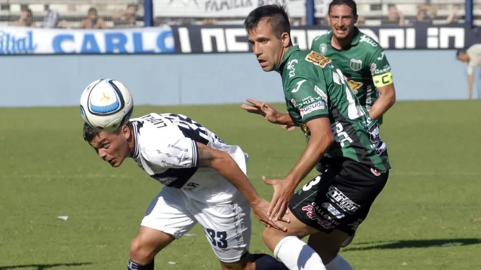 POR UNA CABEZA. Gimnasia le ganó sobre el final a Nueva Chicago, 2 a 1, en el encuentro que completó la quinta fecha del torneo de fútbol de Primera División. TELAM 