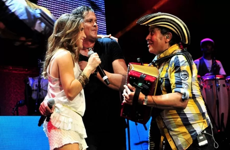 CANTANTES. Soledad Pastorutti fue acompañada por Carlos Vives. 