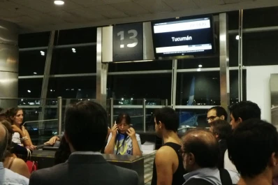 Tucumanos quedaron varados en Buenos Aires por un problema en Aerolíneas Argentinas