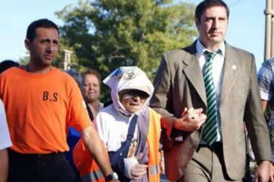 Video: una multitud recibió a la abuela caminante en la basílica de Luján