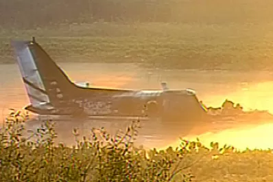 Se cree que una falla en los motores puede haber causado la caída del avión