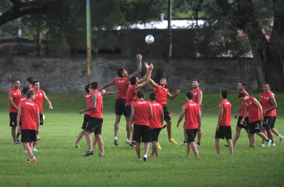 TODOS JUNTOS. Los jugadores de San Martín son conscientes de la dificultad del torneo pero confían en hacer historia. la gaceta / foto de franco vera