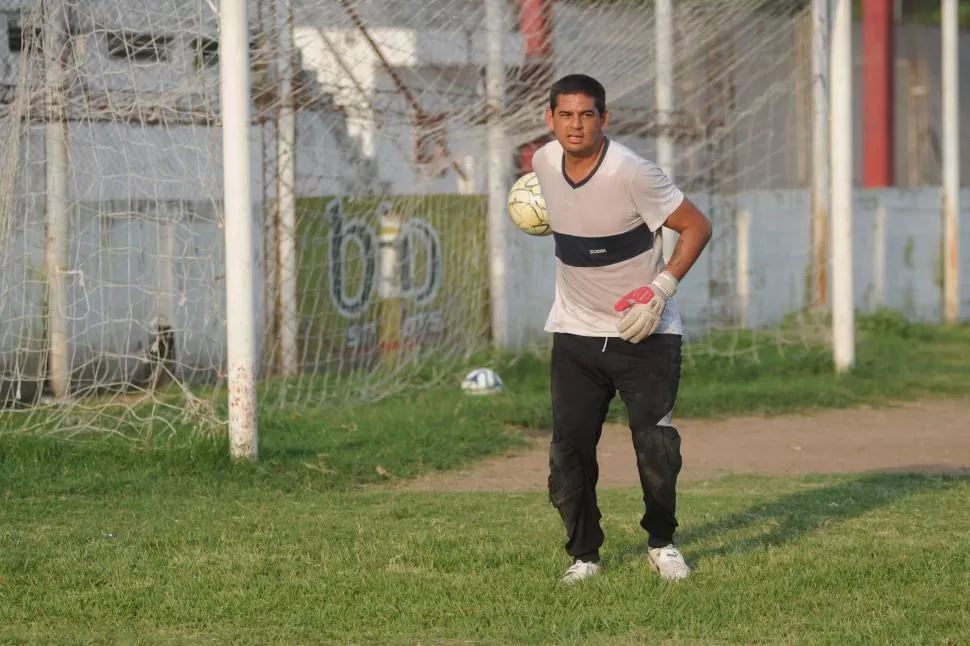 NO SE CONFÍA. El arquero José Roldán sabe que Sportivo tendrá hoy una parada difícil y pide asumirla con total tranquilidad para mantener el sueño vivo. LA GACETA / FOTO DE INÉS QUINTEROS ORIO