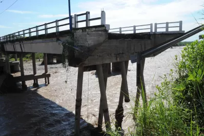 Cayó al río Lules y murió, al intentar cruzar el puente destruido de la ruta 301