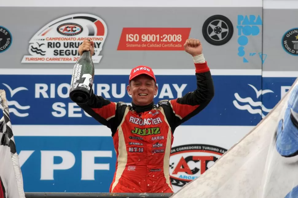 VOLVIÓ EL CAMPEÓN. Guillermo Ortelli ganó con un Chevrolet una carrera entretenido y que puede marcar un hito. Foto Guillermo Cejas / Especial Corsa 